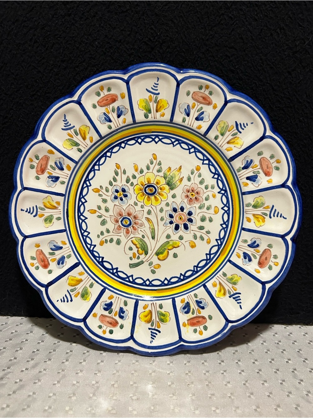Talavera Spain Majolica Plate 9-1/4" Scalloped Blue & Yellow